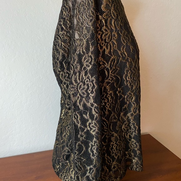 Chico’s Black Top with Gold Embroidered Thread - Picture 3 of 8